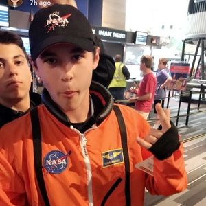 Meet your Posher, Johnny